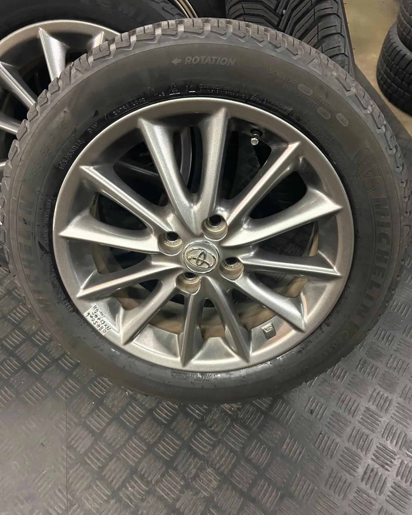 珍しいホイールセットが入荷しました!